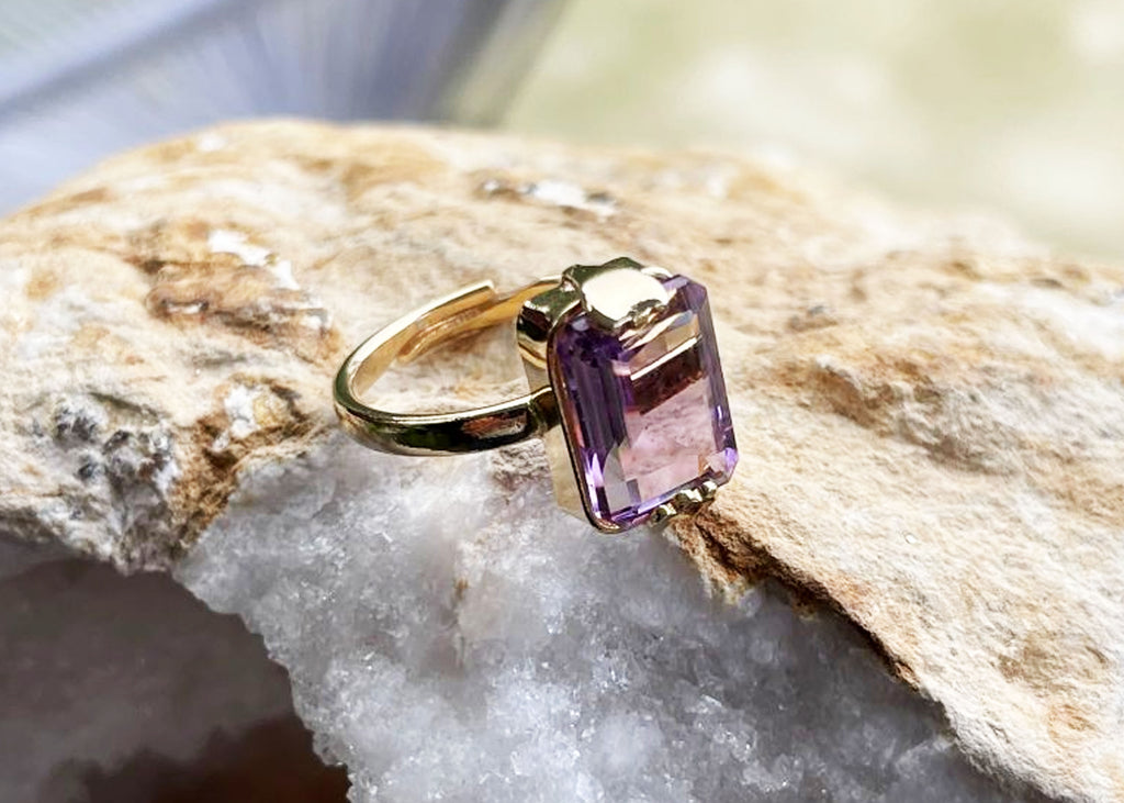 4-6 Carat Rectangle Cut Amethyst Gold Ring